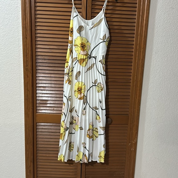 A New Day floral pleated midi dress - Picture 3 of 5